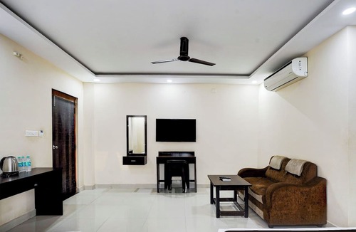 Tirupati Hotel | Super OYO Collection O Tirumala Road