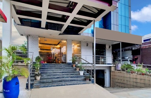 Hatigaon House | Super Townhouse Hatigaon