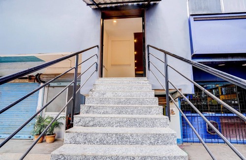 Sualkuchi House | Super Townhouse IG Athletic Stadium