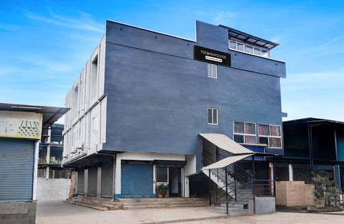 Sualkuchi House | Super Townhouse IG Athletic Stadium