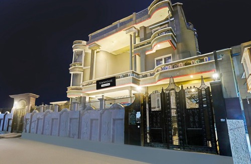Gomti Nagar House | Super Townhouse Vijay Khand Gomti Nagar