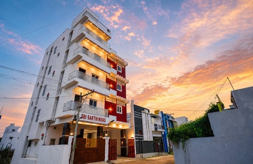 Tiruvannamalai Apartment | Superb 10-bedroom apartment with AC in peaceful Tiruvannamalai
