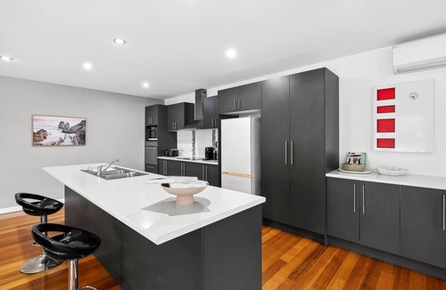 Anglesea House | Surphy G