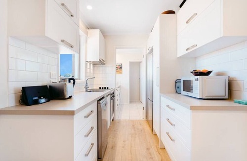 Mentone Apartment | Sweet 1BR Unit Near Beach With Free Parking