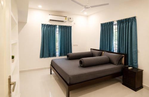 Parthasarathy Puram Apartment | T Nagar -S1- 2BHK Aparthotel Shopping central II FLOOR