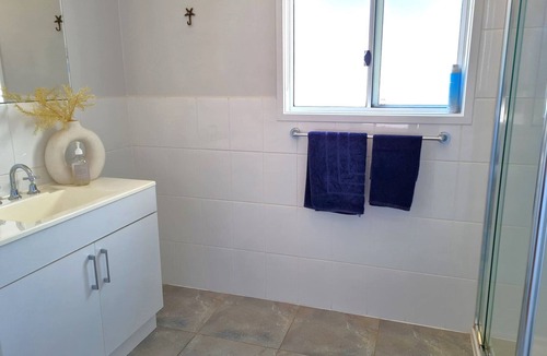 Moonta Bay Hotel | Te Taha Moana - By The Beach, Moonta Bay