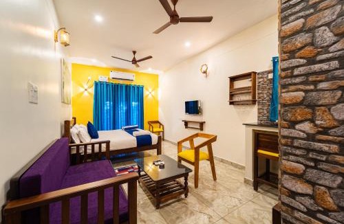 Ganapathichettikulam Villa | Teak Leaf Resort Swimming Pool Indoor Games Restaurant