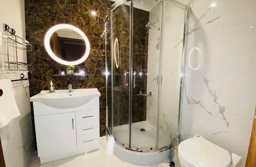 Glenroy Apartment | The Altura Apartment "10 mins from Airport"