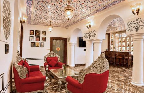 Udaipur Resort | The Amar Mahal Luxury Heritage Hotel Near Fateh Sagar Lake, Udaipur