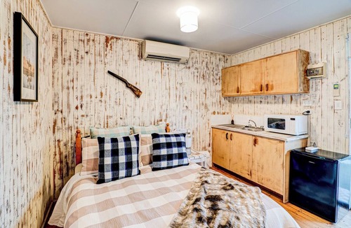 Mount Archer Cabin | The Archer Retreat – Ideal for Large Groups, DIY Events & Unforgettable Stays