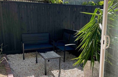 Boreen Point Apartment | The Art Gallery.Boreen Pt Boutique Accommodation