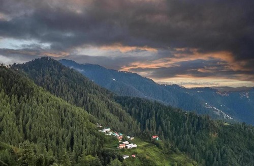Kufri Hotel | The Ayura Palace l Family Events I Multi Cuisine Restaurant l Sky Bonfire l Lift l Power Backup l Free Parking l Kufri By Exotic Stays