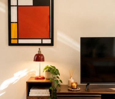 Loganlea House | The Bauhaus House - Chic 4B2B Family Home