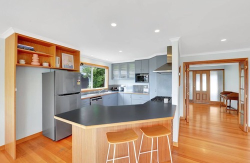 Scamander Apartment | The BEST Scamander Beach House!