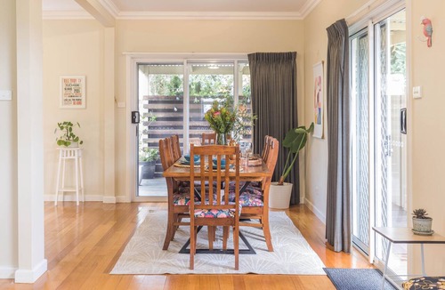 Castlemaine House | The Botanist's Retreat-Large 3 b/rm. Central Castlemaine.Near The Mill & Gardens
