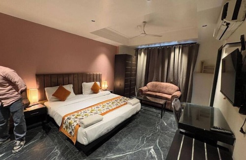 New Friends Colony Hotel | The Centrum
