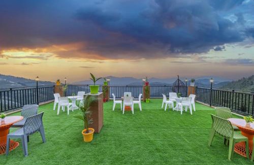 Fagu Hotel | The Charvi Retreat I Vacations I Conference I MICE I Family Events I Open Air Terrace I Sky Bonfire I Wooden Rooms With Pvt Balconies I Kufri by Exotic Stays