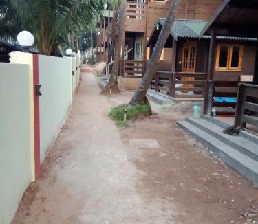 Mandrem Hotel | The Cool Huts