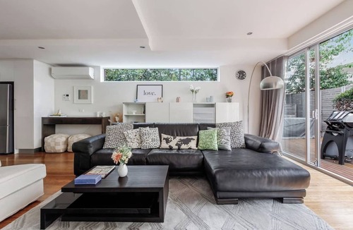 Caulfield North Apartment | The Dandy Relaxed Living near St Kilda Beach and CBD
