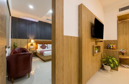 South West Hotel | The Elevate Hotel Near Terminal 3 Delhi Airport With- Free Airport Pickup
