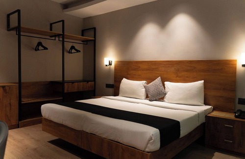 HSR Layout Hotel | The Elite Royale