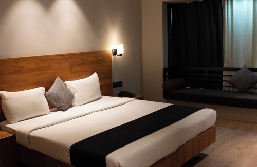 HSR Layout Hotel | The Elite Royale