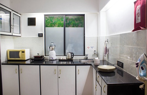 Airport Area Hotel | The Emerald Hotel & Executive Apartments