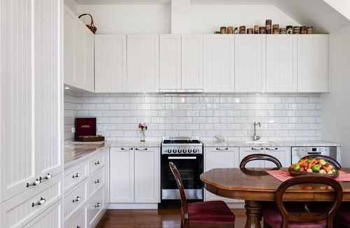 Dry Diggings House | The Fat Pony Lodge Farm stay close to Daylesford