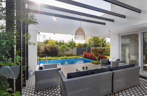 Hosur Villa | The Garden Stay by StayJade Pool Lawn 1h HSR