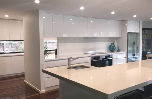 Cowes House | THE GRAND -MR3 - Amazing Luxury Property - Heated Swimspa, Sauna, Concreted Dam