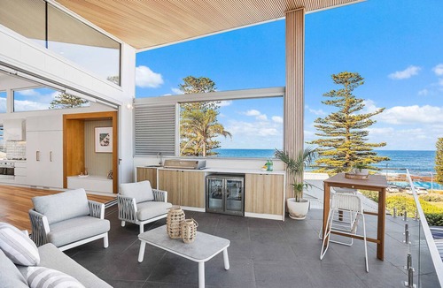 Shellharbour House | The Grand Ocean Vista - LIMITED AVAILABILITY! Heated Pool, Spa, Lift, Luxury Accommodation.