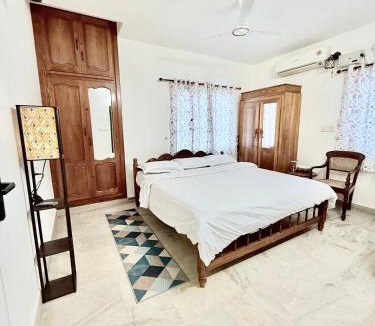 Maradu Apartment | The Haven by Oshara Modern Kerala 3BHK AC WiFi Family Near Fort Kochi Parking