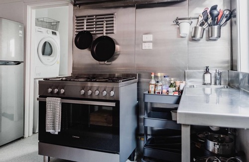 Collingwood House | The Home Away From Home On Smith Street Collingwood (With Parking)