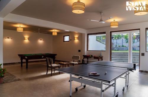 Gurugram Villa | The Ivory Courtyard - Manesar by StayVista - 8BHK Pet-Friendly Villa with Sauna