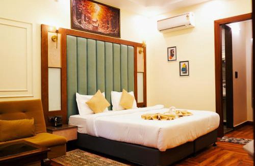 Naukuchiyatal Hotel | The Lake Ambience Signature Suites
