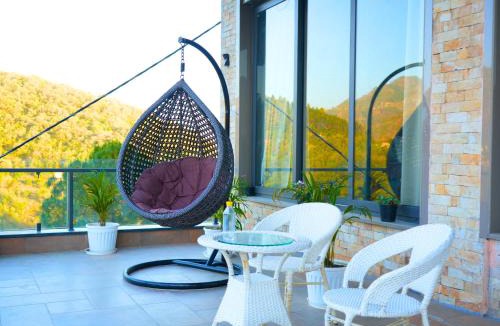 Naukuchiyatal Hotel | The Lake Ambience Signature Suites