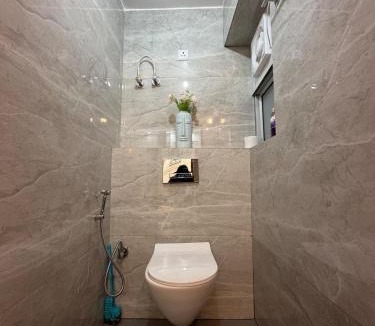 Dwarka Apartment | The LakeView Stay Yashobhoomi Delhi-Mumbai Experience