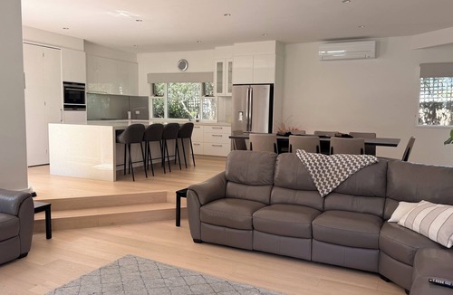 Anglesea House | THE LODGE - TENNIS,LGE SPA,WOOD FIRE,