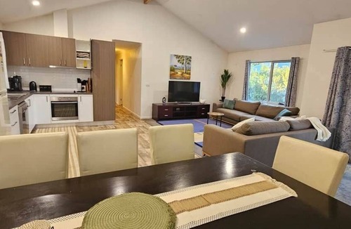 Port Welshpool House | The Long Jetty Beach House