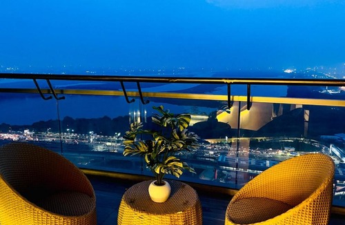 Dataganj Hotel | The Night Supernova