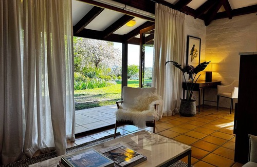 Coldstream House | The Pavilion Yarra Valley pet friendly luxury retreat & boutique wedding venue
