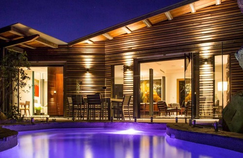 Picnic Bay House | The Pavilions - spectacular home with amazing Coral sea views