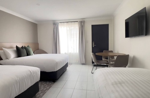Moree Hotel | The Phoenix Artesian Spa Resort and Accommodation