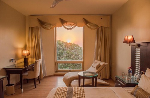 Rau Resort | The Red Maple Mashal