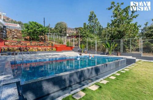 Panhala Villa | The Redstone Villa by StayVista - 4BHK with Bar & Private Pool