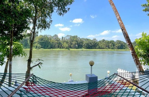 Kumbalam Apartment | The River House