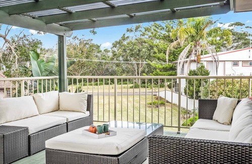 Narrawallee House | The Salty Deck at Narrawallee