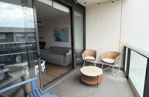 Sandringham Apartment | The Sandy Pool House - Coastal retreat, close to everything.