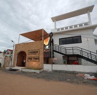 Sadras House | The Tides by the Beach