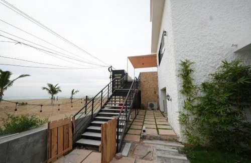 Sadras House | The Tides by the Beach
